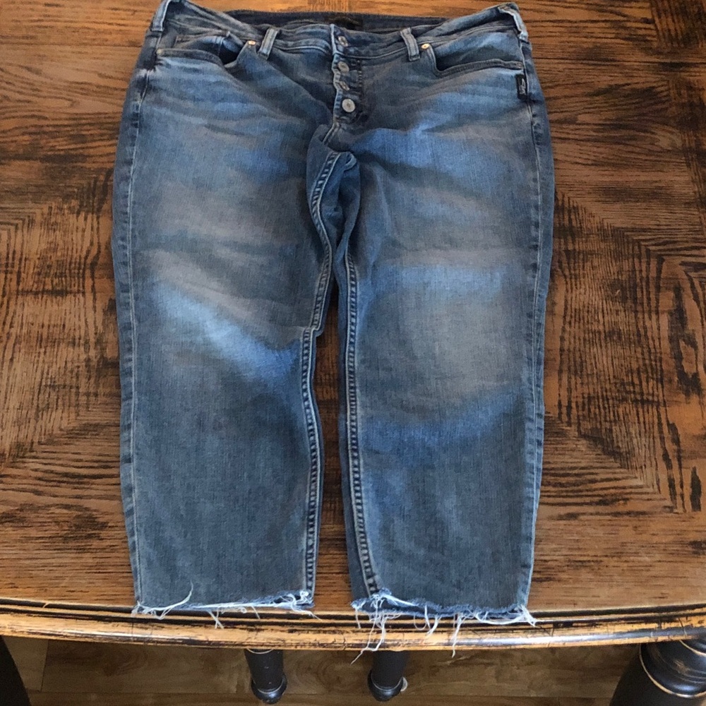 Silver Jeans Women's Cropped Blue Denim